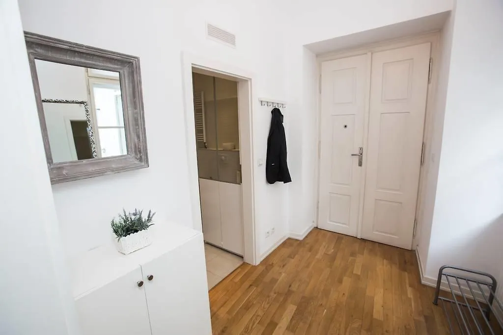 Quiet Apartment With Balcony Charles Bridge Prága
